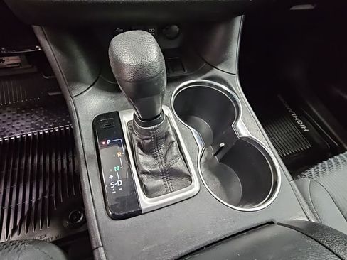Used 2019 Toyota Highlander LE image 20