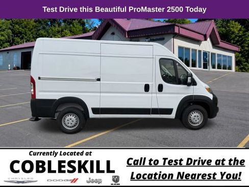 New 2024 RAM ProMaster 2500 w/ Storage Group FWD image 3