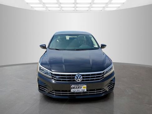 Used 2016 Volkswagen Passat 1.8T R-Line w/ R-Line Lighting Package FWD image 3
