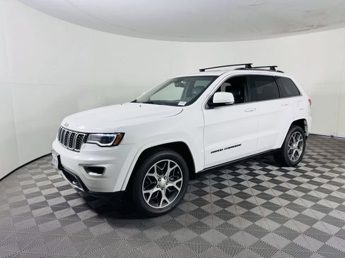 Used 2018 Jeep Grand Cherokee Limited AWD/4WD image 7