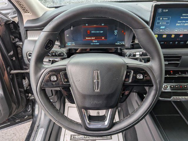 Used 2023 Lincoln Corsair AWD image 9