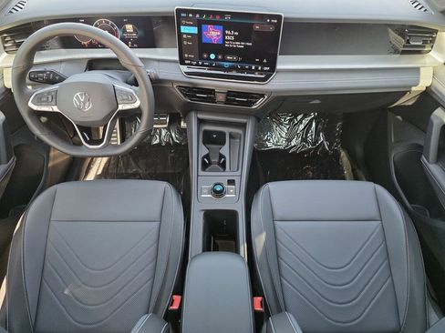 New 2026 Volkswagen Tiguan SE R-Line FWD image 19