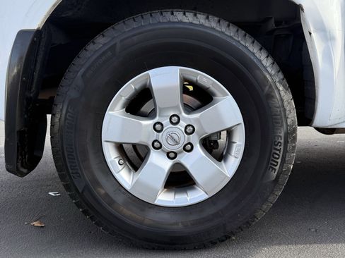 Used 2010 Nissan Frontier SE RWD image 9