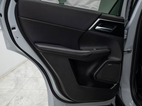 Used 2025 Mitsubishi Outlander Trail Edition image 24