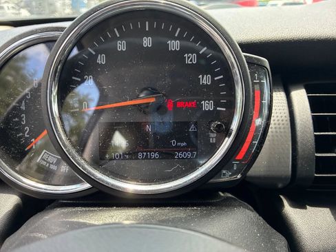 Used 2019 MINI Cooper 2-Door Hardtop FWD image 7