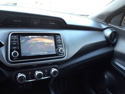 Used 2019 Nissan Kicks S image 15