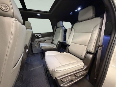 Used 2022 GMC Yukon SLT w/ SLT Luxury Package image 27
