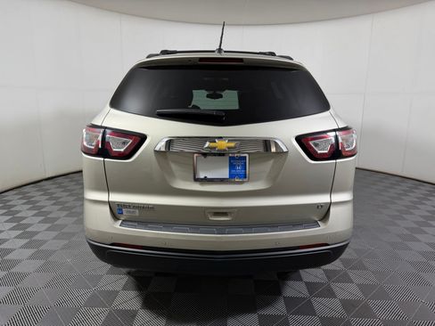 Used 2017 Chevrolet Traverse LT w/ Traveler's Package FWD image 8