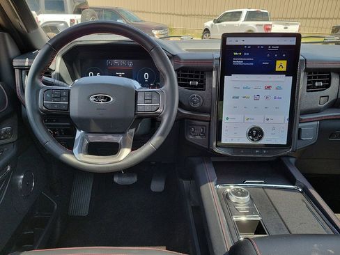 Used 2023 Ford Expedition Limited RWD image 17