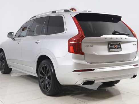 Used 2018 Volvo XC90 T6 Momentum w/ Convenience Package AWD/4WD image 4