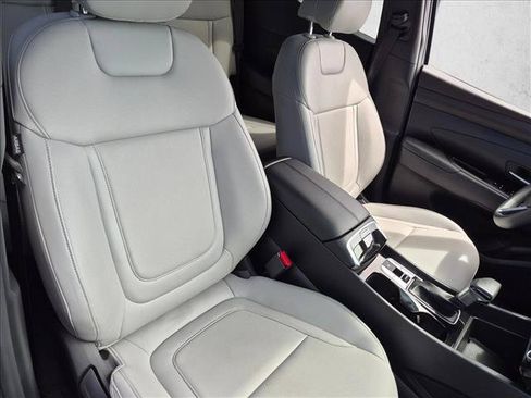 Certified 2025 Hyundai Santa Cruz SEL FWD image 17