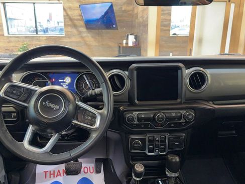 Used 2023 Jeep Wrangler Unlimited Sahara image 15