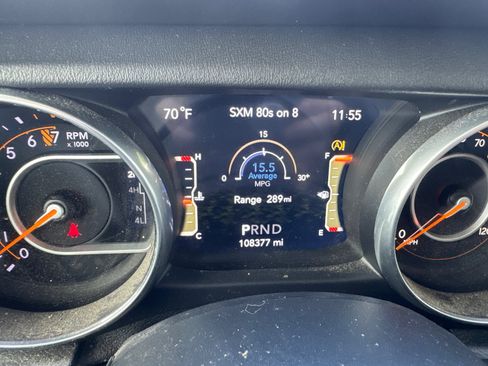 Used 2018 Jeep Wrangler Unlimited Sahara w/ Cold Weather Group AWD/4WD image 33