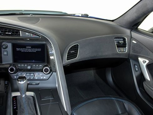 Used 2018 Chevrolet Corvette Z06 w/ Carbon 65 Edition image 14