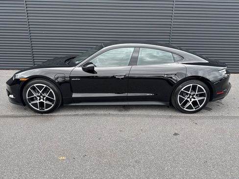 New 2025 Porsche Taycan image 24