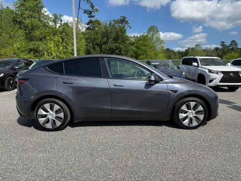 Used 2021 Tesla Model Y Long Range image 8
