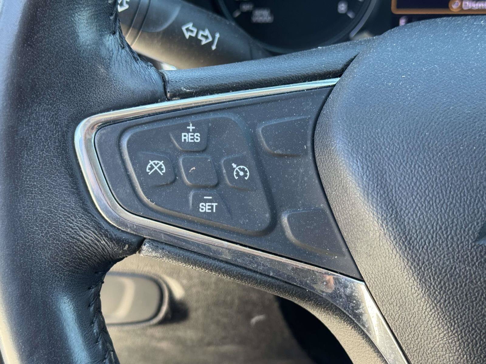 Used 2019 Chevrolet Equinox LT w/ Sun & Navigation Package AWD/4WD image 17
