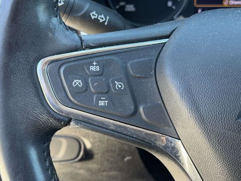 Used 2019 Chevrolet Equinox LT w/ Sun & Navigation Package AWD/4WD image 17