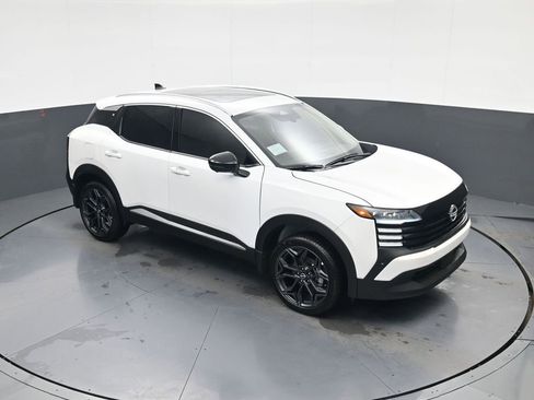 New 2026 Nissan Kicks SR FWD image 25