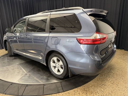 Used 2017 Toyota Sienna LE w/ Protection Package FWD image 5