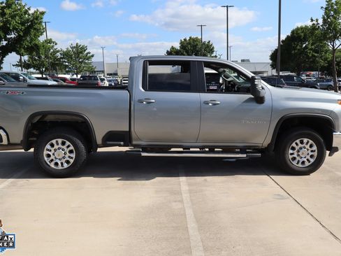 Used 2025 Chevrolet Silverado 3500 LT w/ Safety Package AWD/4WD image 2