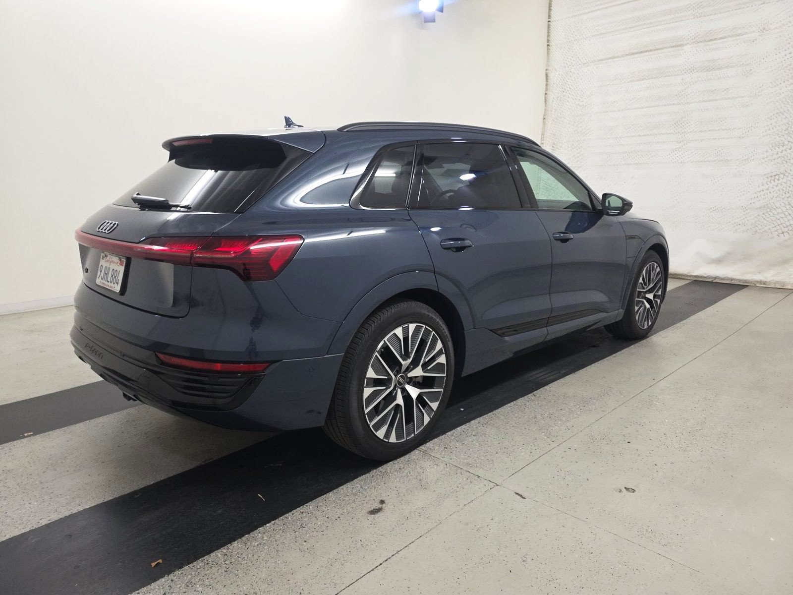 Used 2024 Audi Q8 e-tron Premium Plus w/ Premium Plus Package AWD/4WD image 6