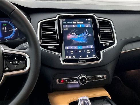 Used 2023 Volvo XC90 T8 Ultimate image 9