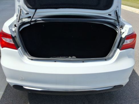 Used 2014 Chrysler 200 Limited FWD image 28