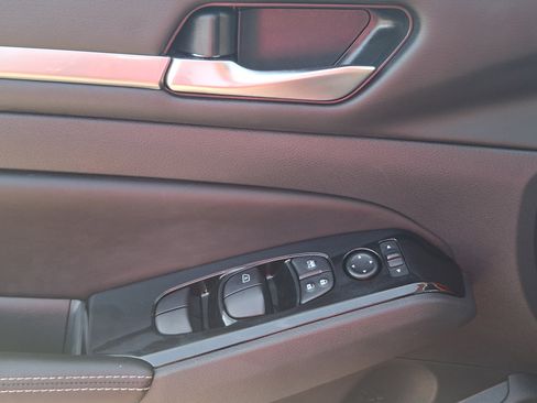 Used 2023 Nissan Altima 2.5 SV FWD image 17