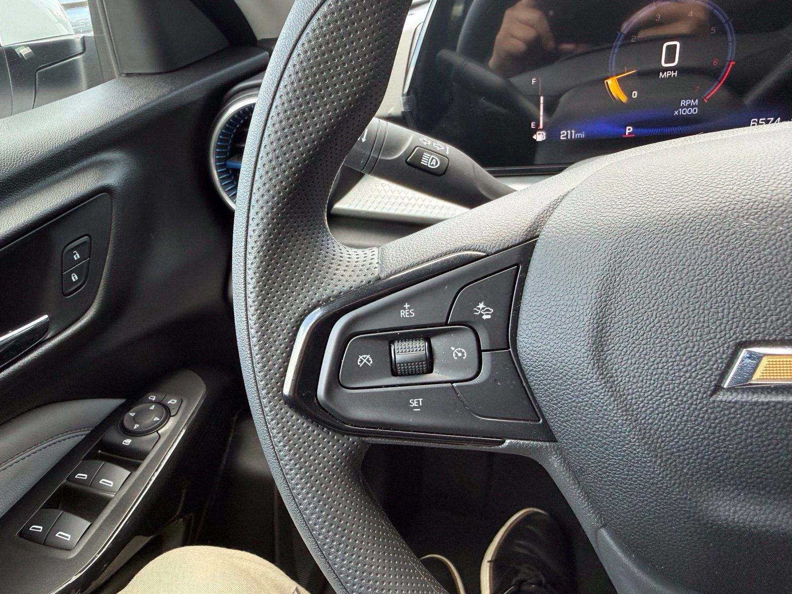 Used 2025 Chevrolet Trax LT FWD image 34