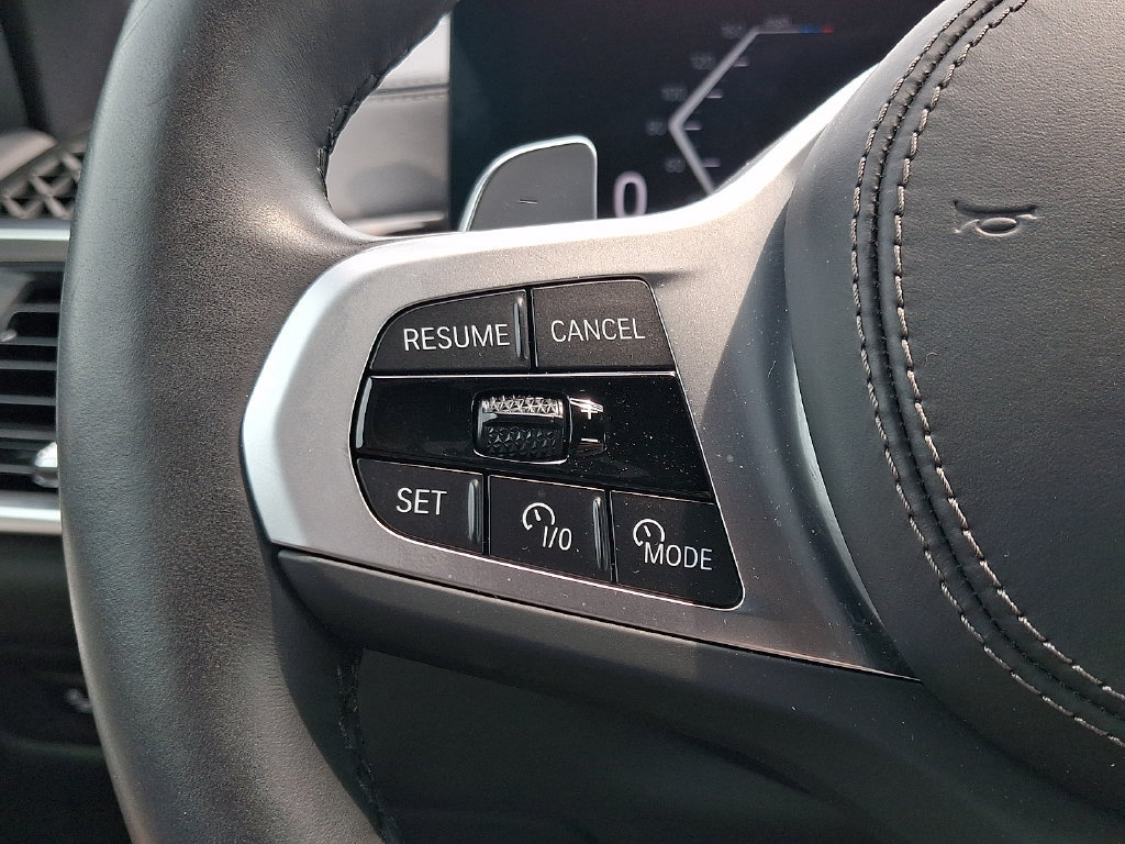 Used 2025 BMW X5 xDrive40i w/ M Sport Package AWD/4WD image 23