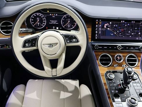 Used 2024 Bentley Continental GT V8 image 29