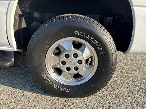 Used 2002 Chevrolet Tahoe LS image 4