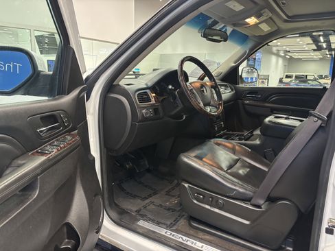 Used 2011 GMC Yukon XL Denali image 10