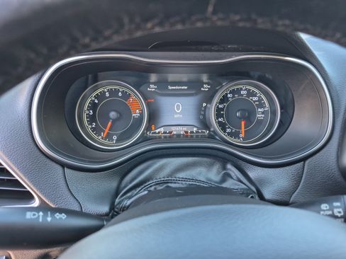 Used 2019 Jeep Cherokee Trailhawk w/ Cold Weather Group AWD/4WD image 10