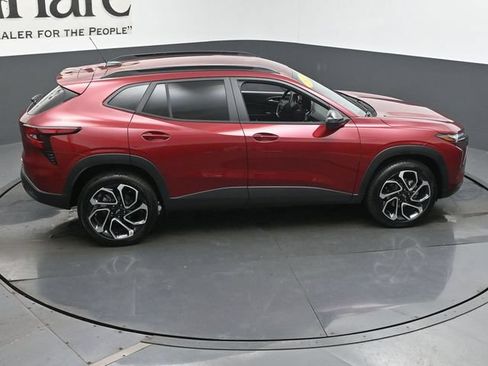 Used 2025 Chevrolet Trax RS FWD image 43