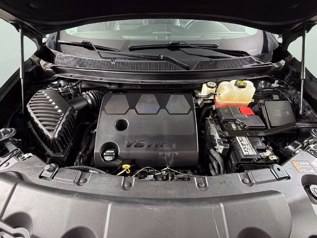 Used 2020 Chevrolet Traverse RS w/ LPO, Floor Liner Package FWD image 39