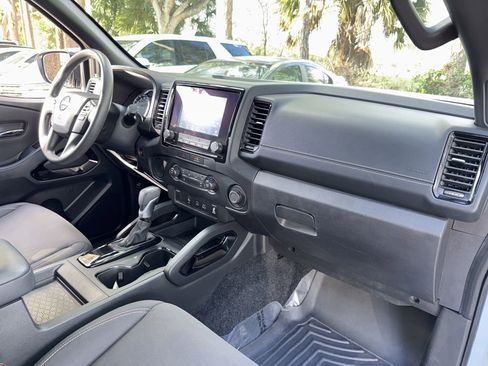 Used 2023 Nissan Frontier SV w/ Midnight Edition Package image 18