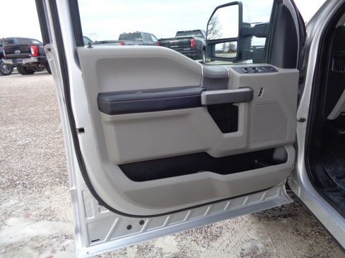 Used 2019 Ford F250 XLT w/ XLT Premium Package image 46