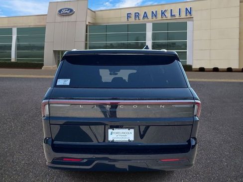 New 2026 Lincoln Navigator L Reserve AWD/4WD image 6