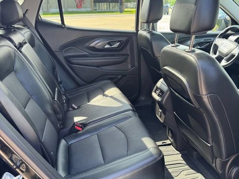 Used 2023 GMC Terrain SLT w/ Tech Package FWD image 17
