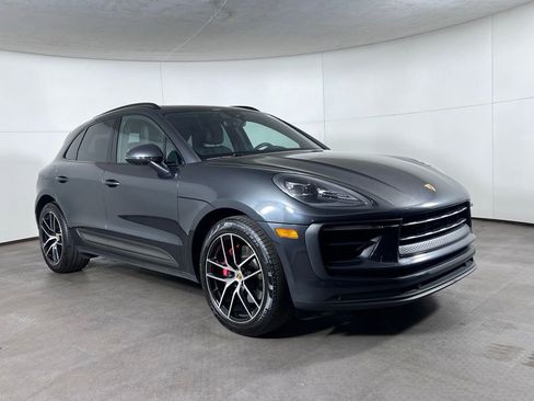 Certified 2022 Porsche Macan S AWD/4WD image 8