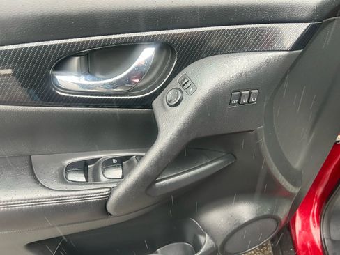 Used 2018 Nissan Rogue SL w/ Premium Package AWD/4WD image 22