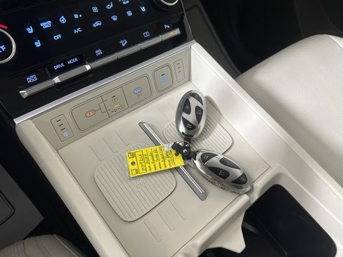 Used 2024 Hyundai Santa Fe Calligraphy AWD/4WD image 19