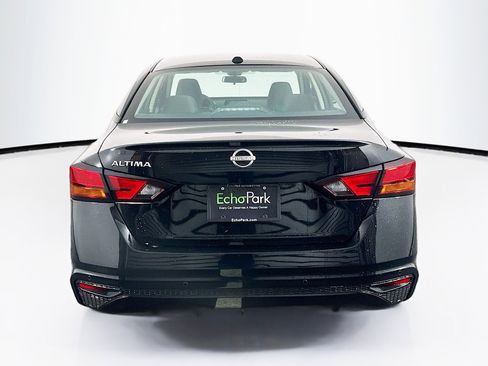 Used 2025 Nissan Altima 2.5 SV FWD image 7