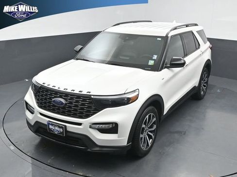 Used 2022 Ford Explorer ST-Line RWD image 11