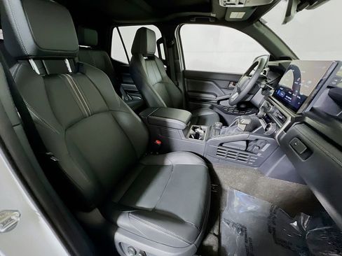 Certified 2025 Toyota 4Runner Limited AWD/4WD image 25