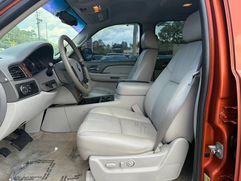 Used 2007 Chevrolet Avalanche LTZ w/ LTZ Preferred Equipment Group RWD image 11