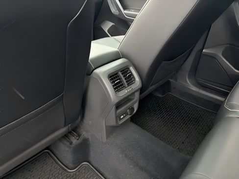 Used 2021 Volkswagen Tiguan SE R-Line image 27