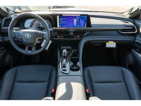 New 2025 Toyota Crown Signia Limited image 17